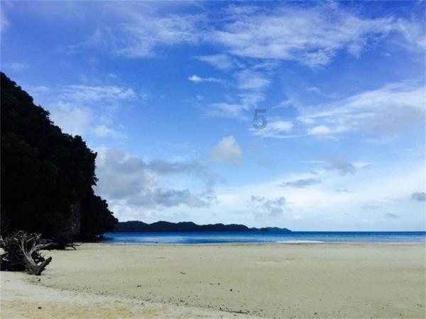 1月30日,贵州贵阳一小区着火消防栓无法使用。